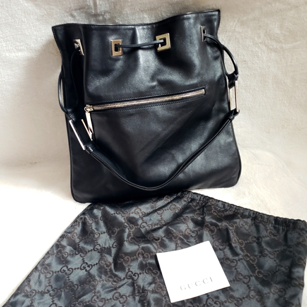 Gucci leather purse